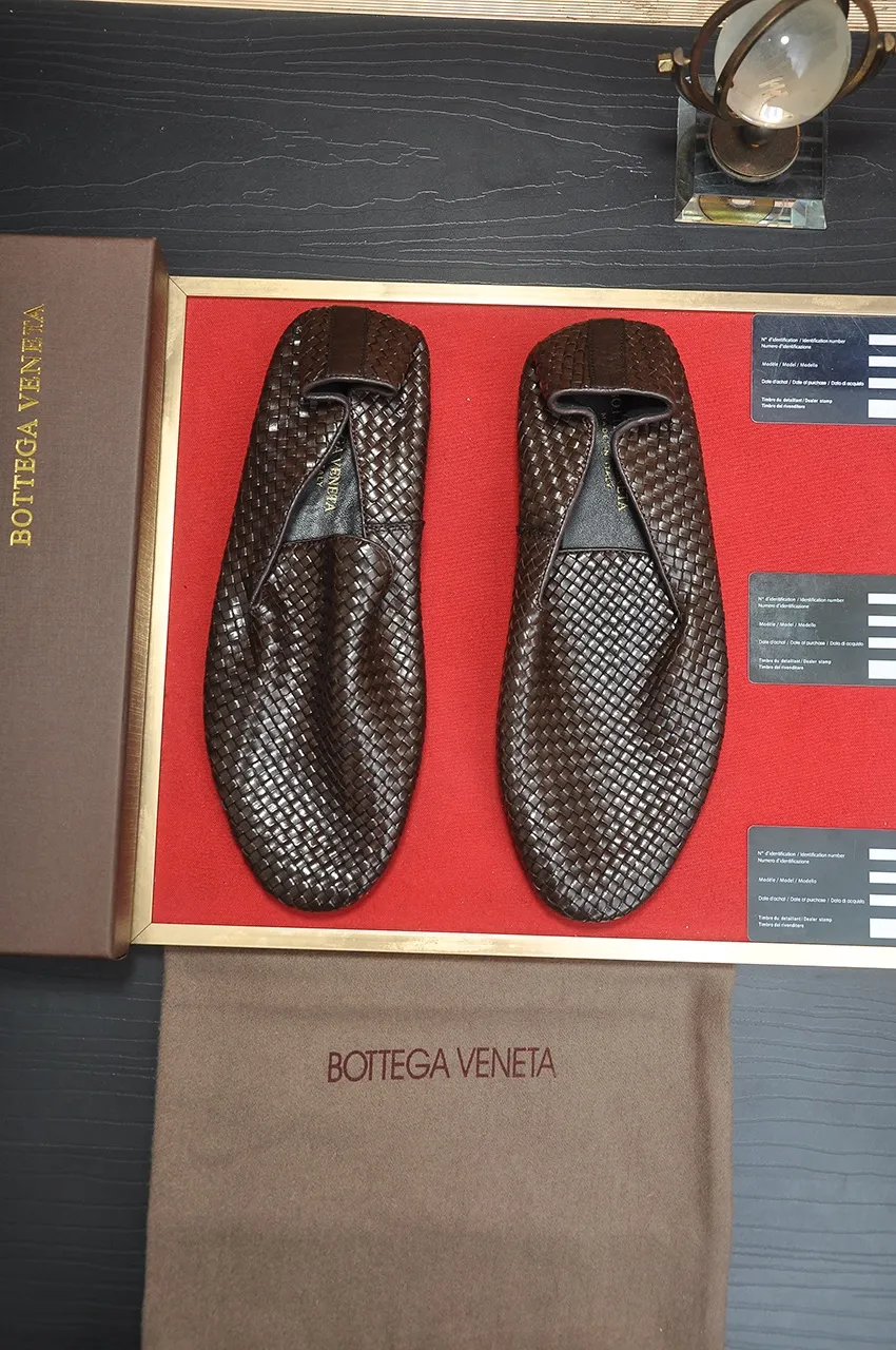 Men's shoes 💰600💶 [Botteg Venetta (BV)] (wallet shoes) exclusive new model official website new model The upper is made of high-quality top calfskin. Delicate feel and flowing luxurious texture. Tailored for refined men to create a noble aura. Detailed and regular Mark hand-stitching. Smooth lines. Full cowhide lining, comfortable to wash off sweat. 38-44